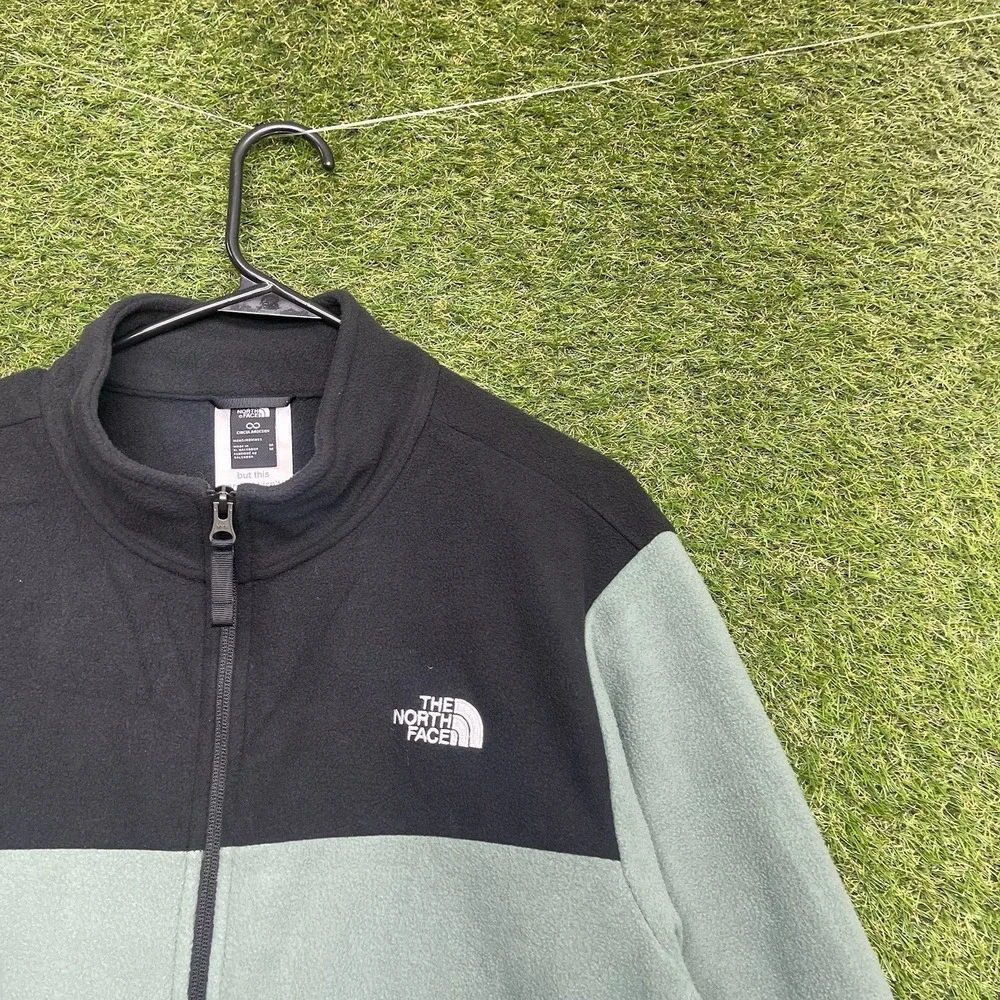 The North Face shop confidence